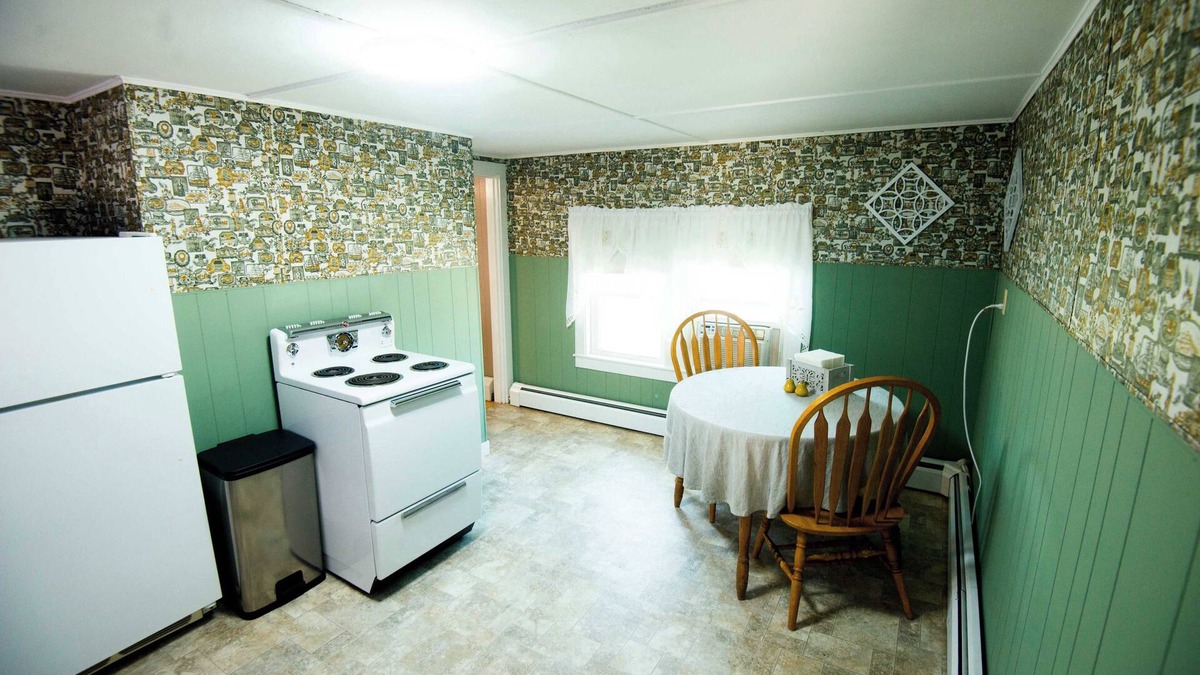 Dexter Apartment | Vintage-styled 1-bedroom apartment in delightful Dexter with AC