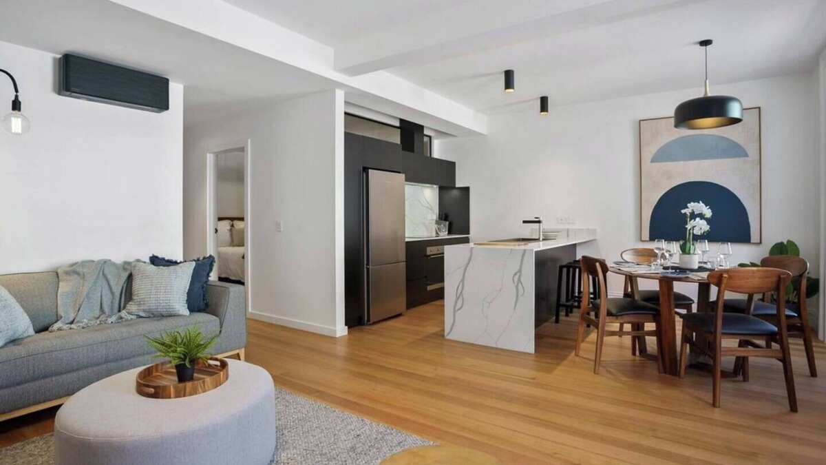 Hobart Central Business District Apartment | Vintage Suite at Saddlers Embrace a Cafe Lifestyle