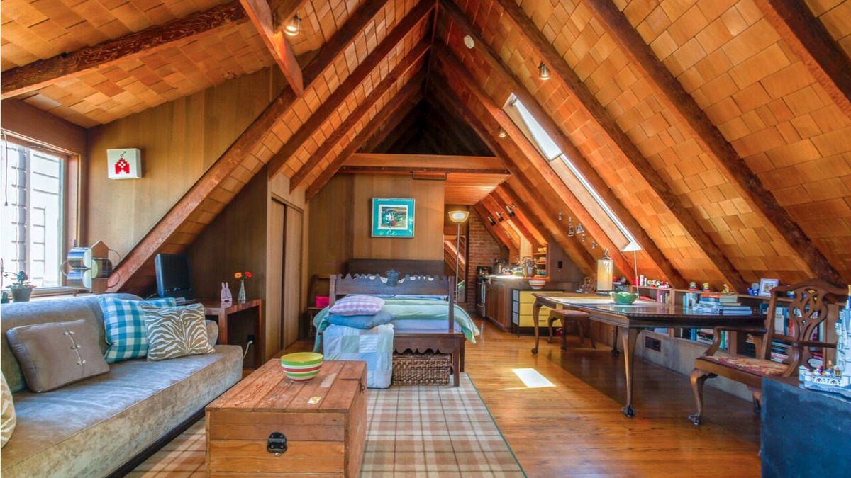 Duboce Triangle Apartment | Vintage Time Capsule Treehouse Studio Cabin with WiFi
