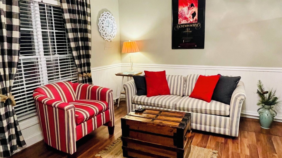 Cordova House | Vintage Villa Guesthouse
