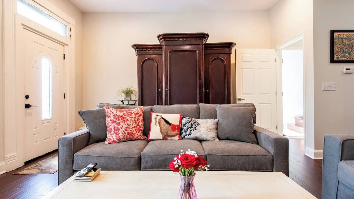 Germantown Apartment | Vintage yet Modern Highlands home! Walk to venues!