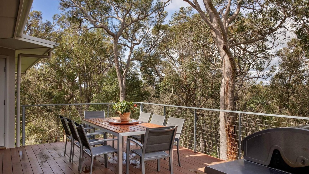 Quindalup House | Vintners - modern, 2bdrm wings, 3 acres nature setting