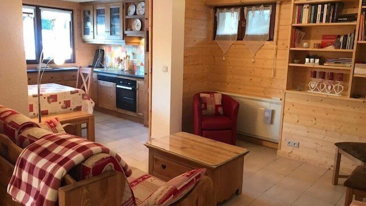 Chatel Apartment | Violes 19: apartment facing Lake Vonnes