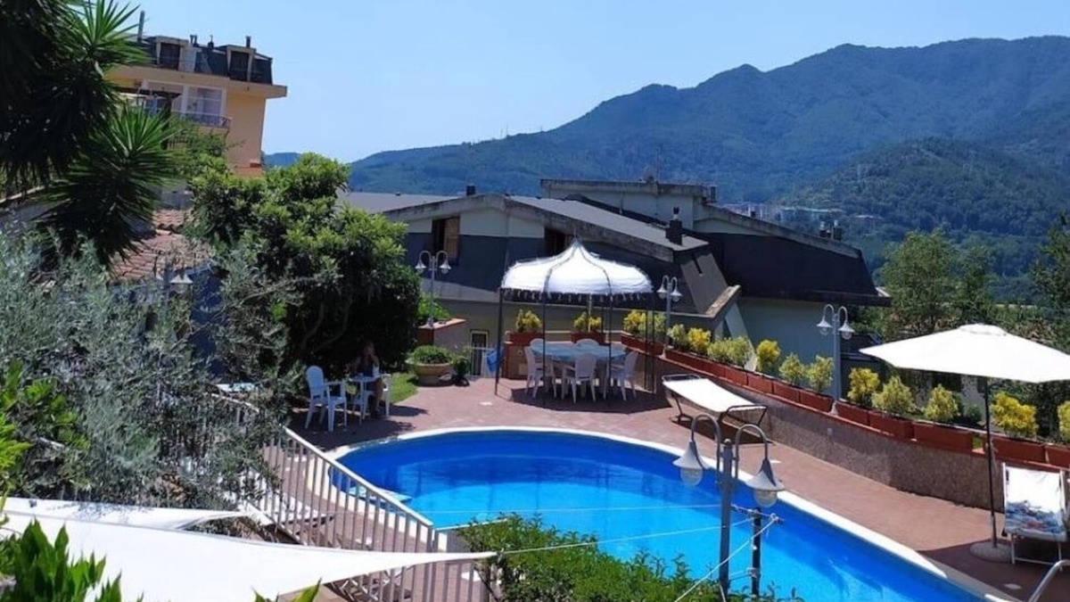 Pellezzano Apartment | Violet - Relaxation near Salerno, Pompeii & Amalfi