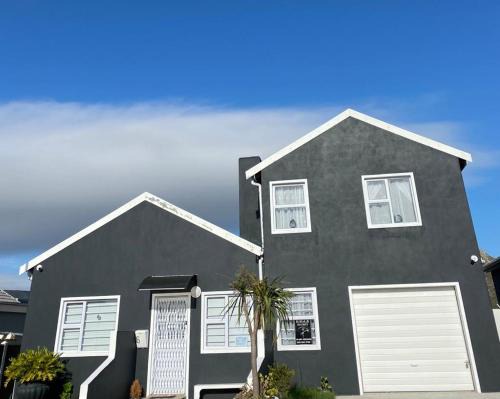 Gansbaai House | Violet
