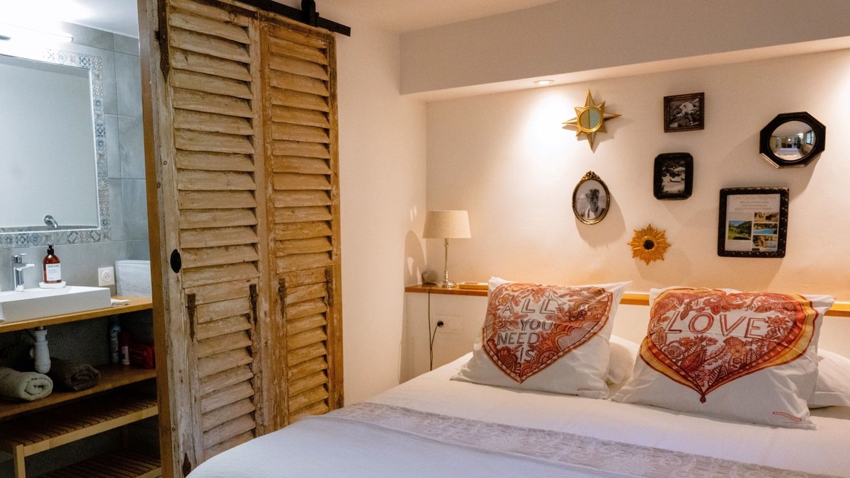 Le Bar-sur-Loup Apartment | Violette - Gite au coin du feu