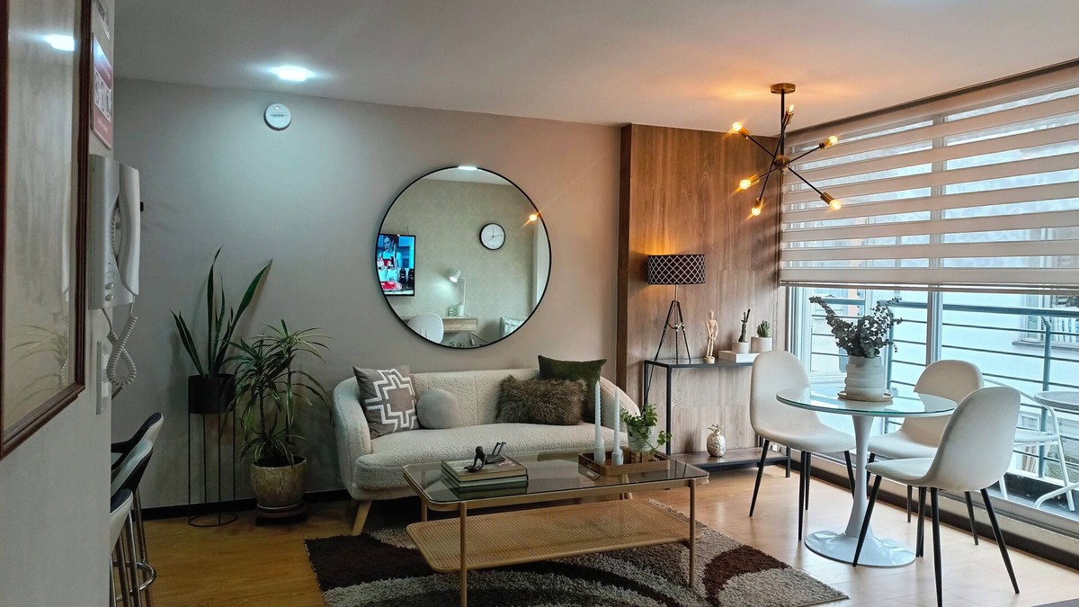La Mariscal Apartment | VIP Apartment: 2Bedrooms + (Queen+Full)Beds + Balcony + Parking - 7Th FLOOR