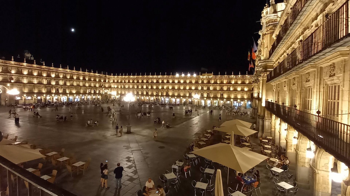 Centro Apartment | VIP apartment with balconies to the Plaza Mayor