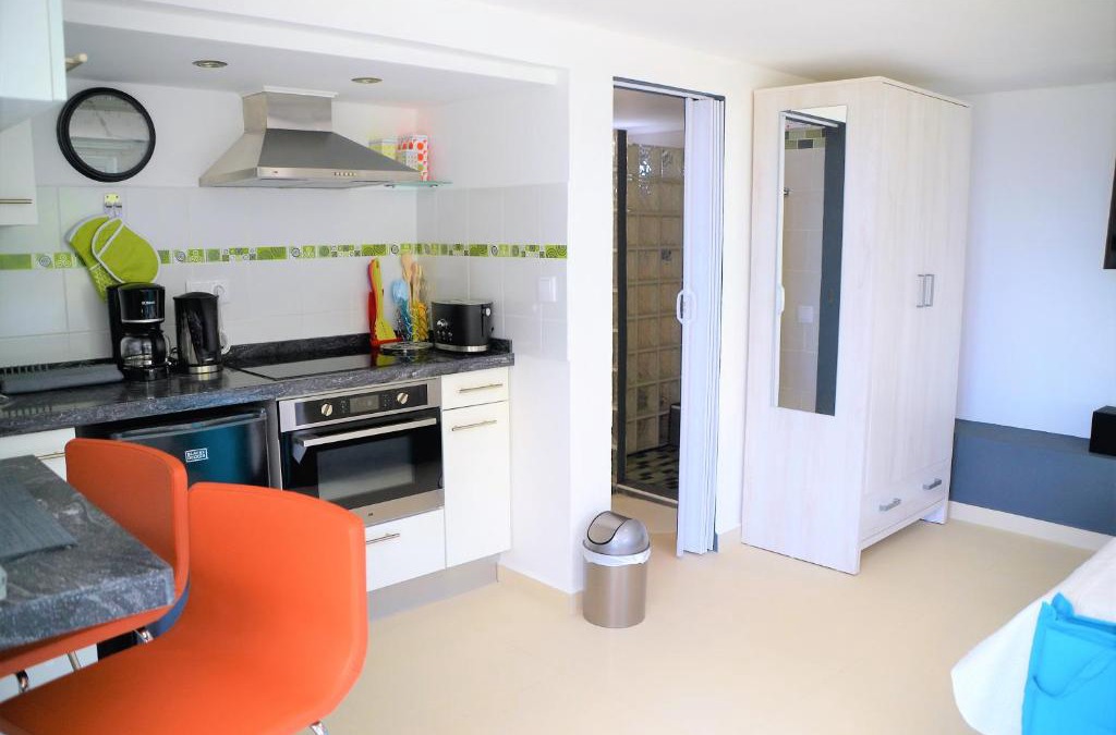 St. Marie Apartment | VIP Caribbean Views 300 meters to the Coral Estate beach