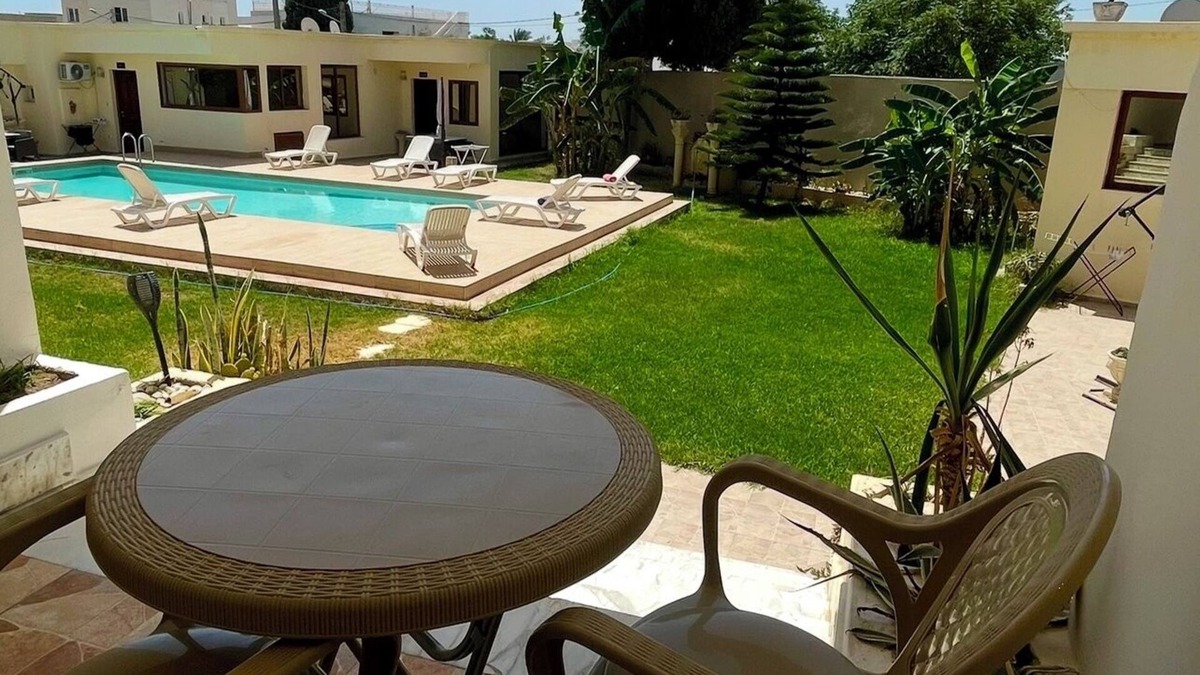 La Fayette Apartment | VIP poolside accommodation