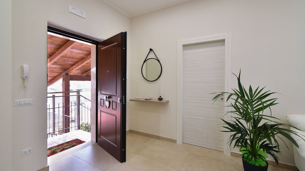 Torre Annunziata House | Virginia's House