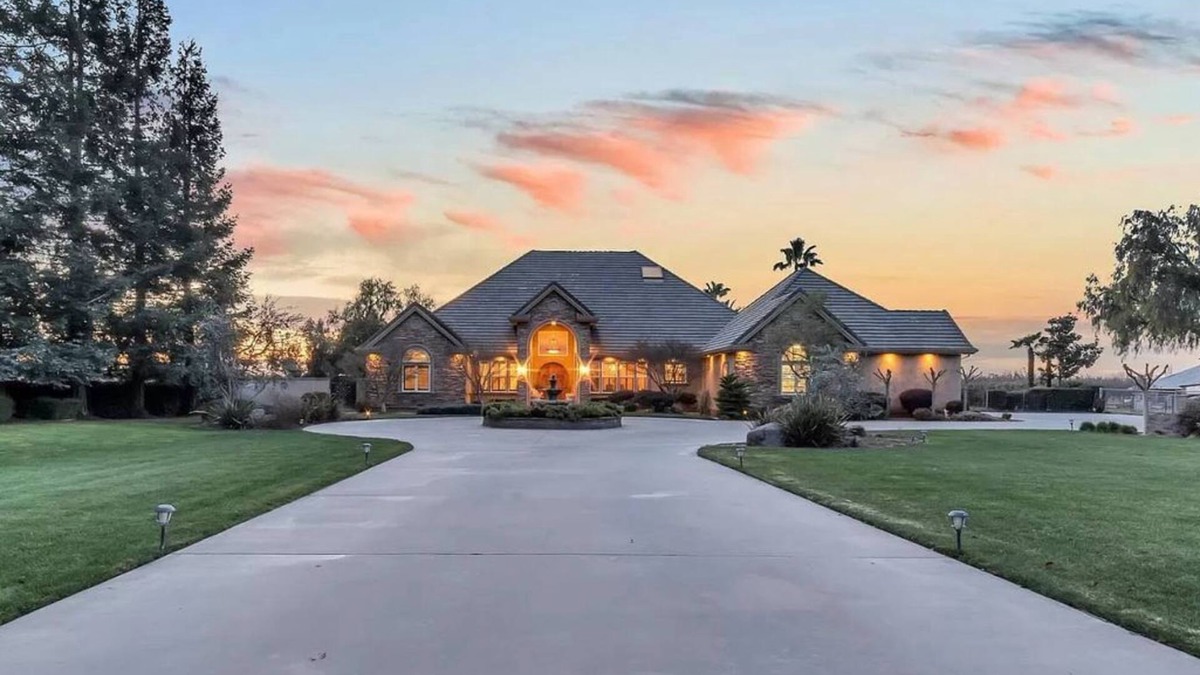 Peters Villa | VIRK VILLA FARM