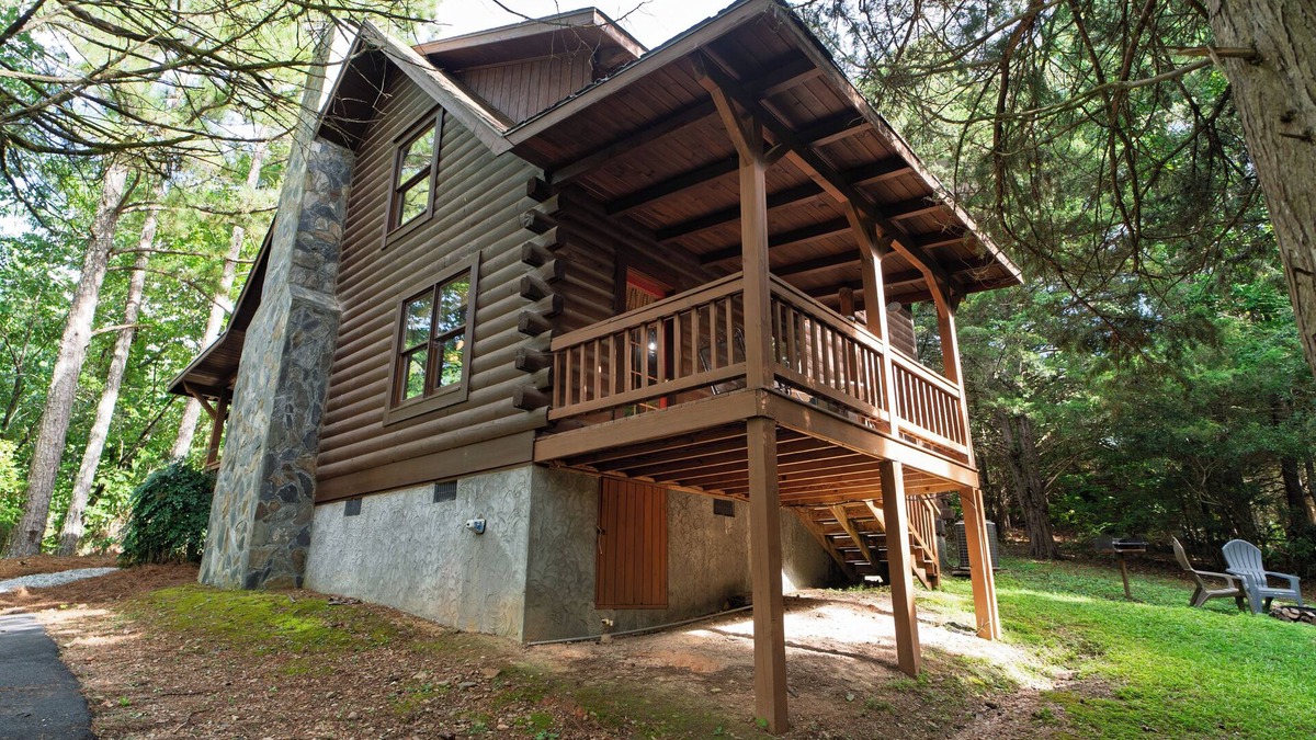 Warm Springs Cabin | Visit Blackberry Patch and come see Callaway's Pumpkins and Fantasy in Lights!