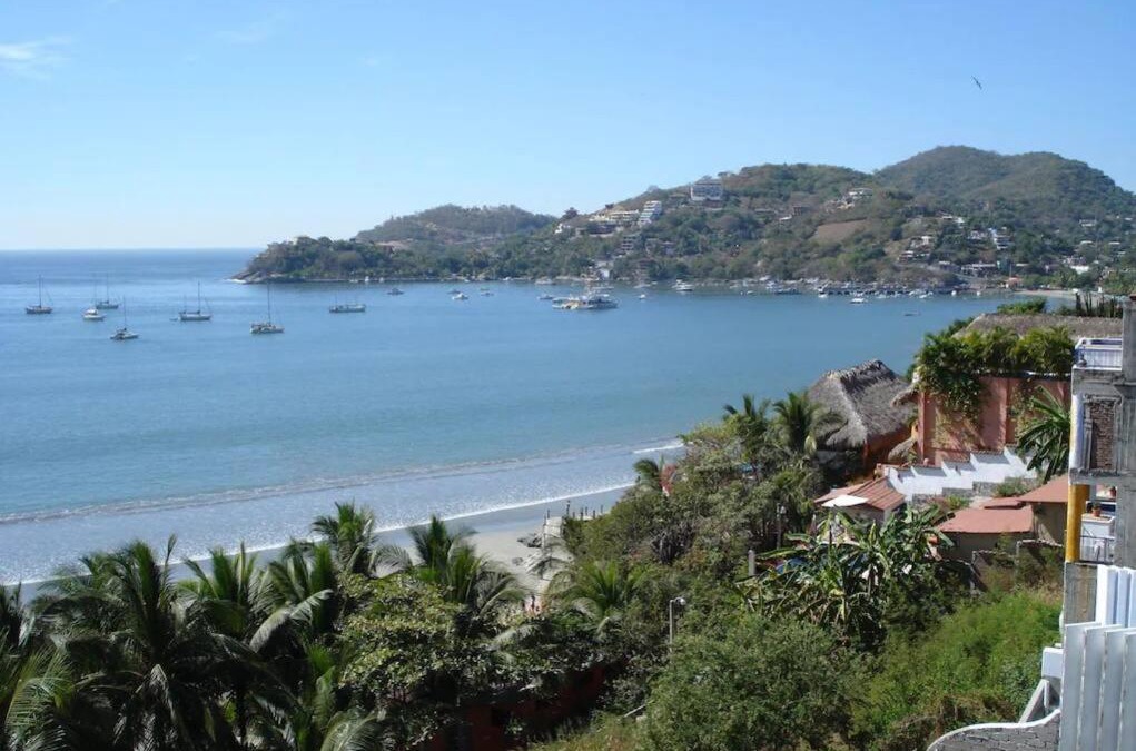 Playa la Madera Apartment | Vista Bahia Zihua