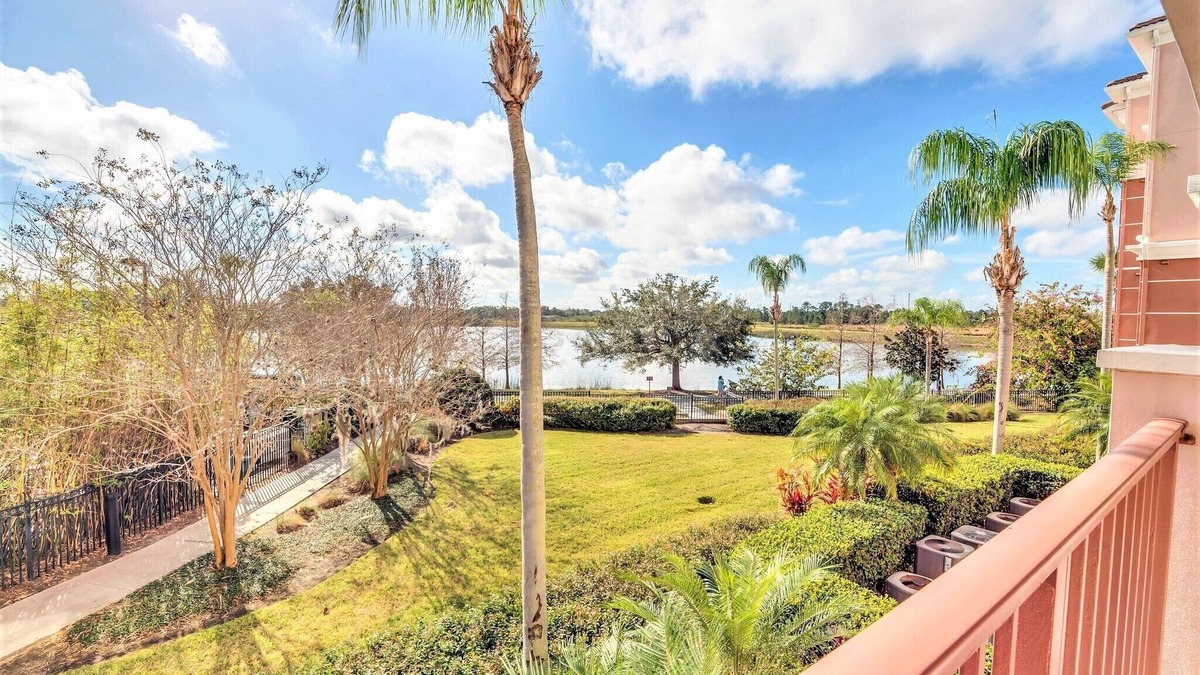 Florida Central Atlantic Coast Condo | Vista Cay Huge Lakefront Next to Clubhouse