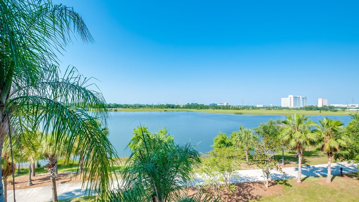 Florida Central Atlantic Coast Condo | Vista Cay Lake Front Next to Clubhouse Huge.