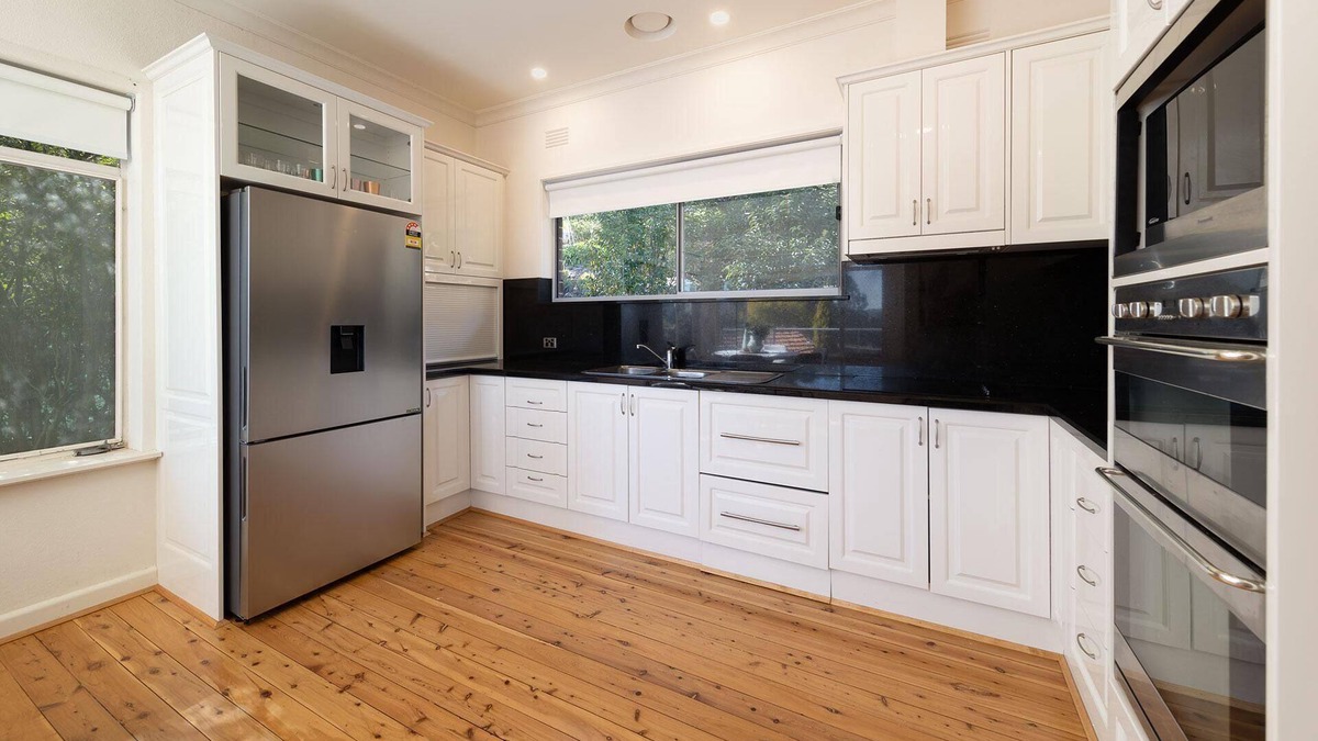 East Albury House | Vista Magnifica in Albury- superb family home - Lovely three bedroom home with stunning views over Albury
