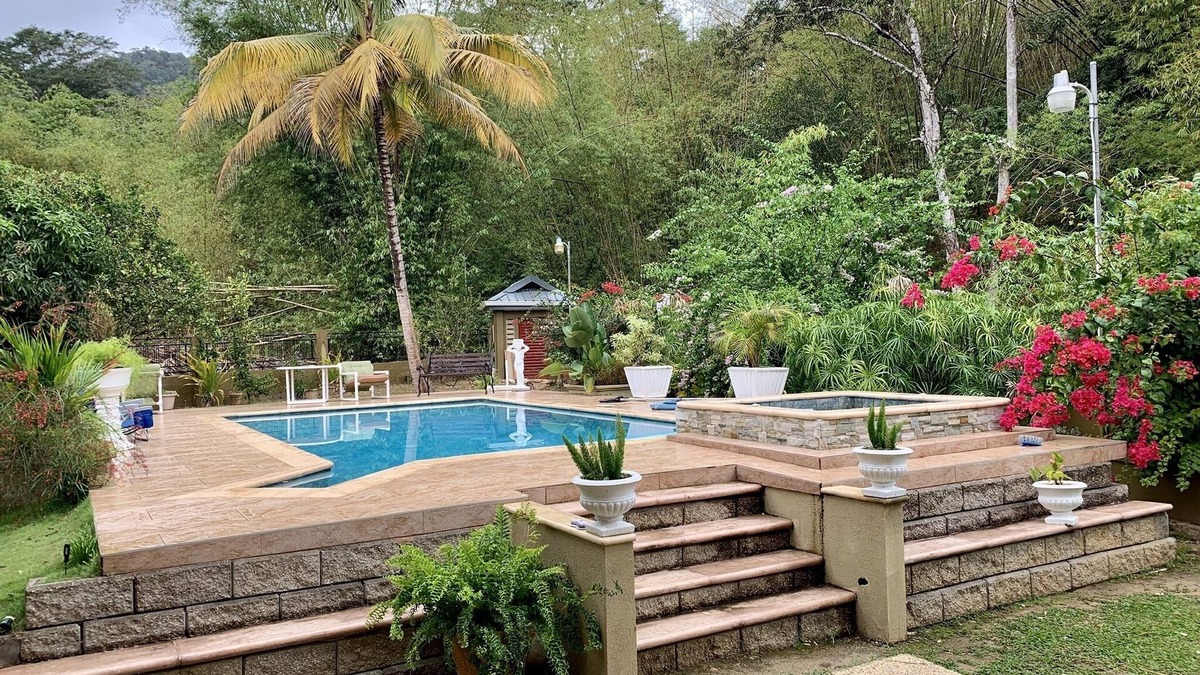 Maracas Apartment | Vista Stays.Garden View
