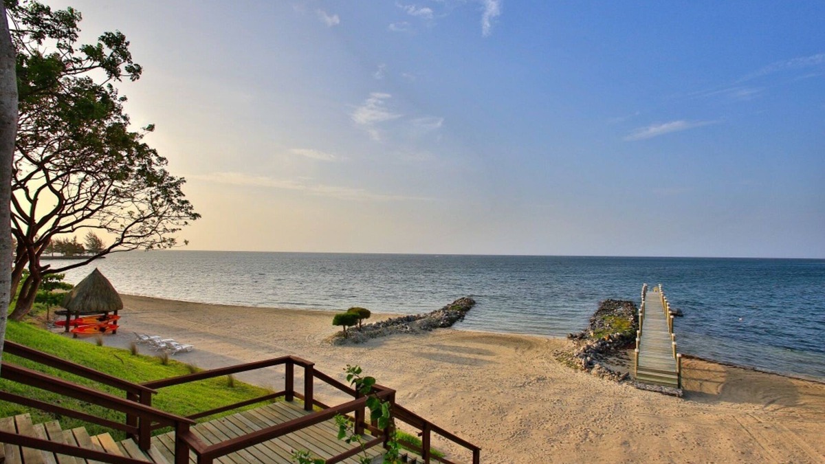 Milton Bight Villa | Vista Verde Roatan - Spacious Private Beachfront Villa-Snorkel, Dive, Relax!