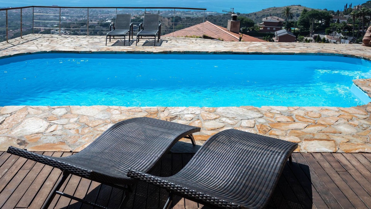 Alella Ski Chalet | VISTAMAR. House with spectacular sea views