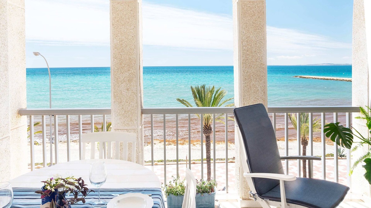 Santa Pola Apartment | Vistas Increíbles y Confort en Primera Línea de Playa