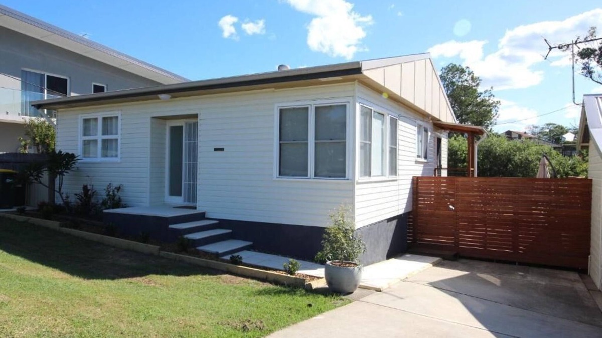 Black Head House | Vita Pacifica - 5 minutes stroll to beautiful Black Head Beach