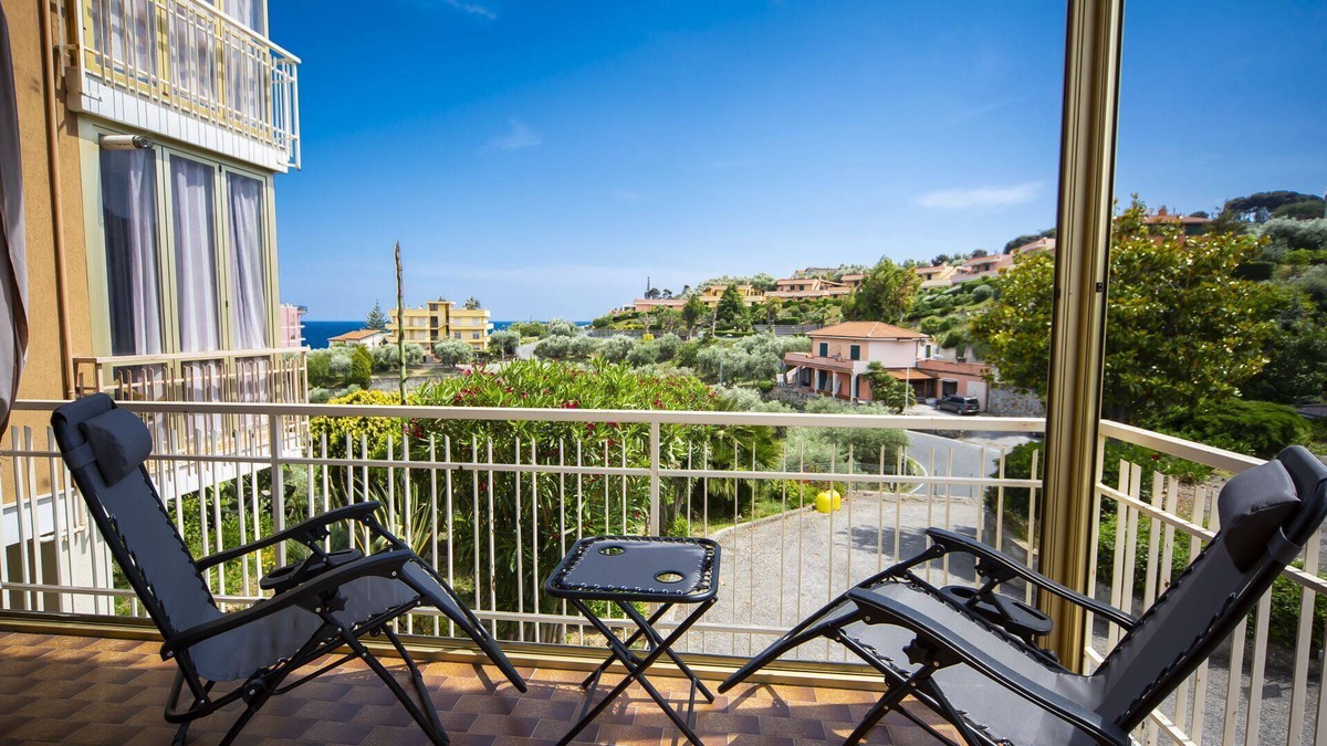 Pantai Apartment | Vittoria's house with private covered parking with partial sea view