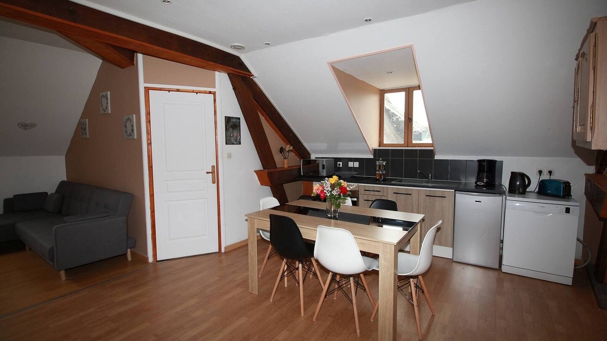 La Fere Apartment | Viva La Vida - 3 bedrooms apartment welcomes you for a wonderful stay!