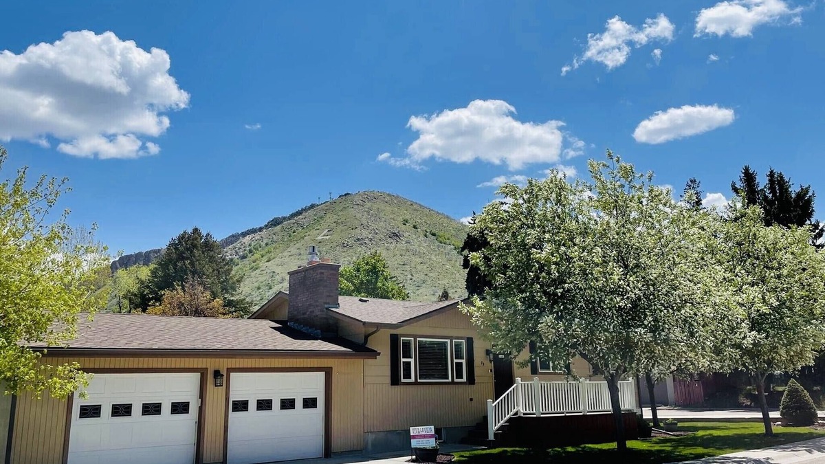 Lava Hot Springs House | Viva La Vida "Live The Life" Vacation Rental in Downtown Lava Hot Springs, Idaho