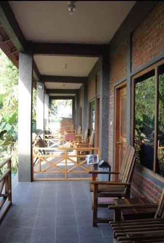 Hu'u House | Vivian's Lakey peak homestay