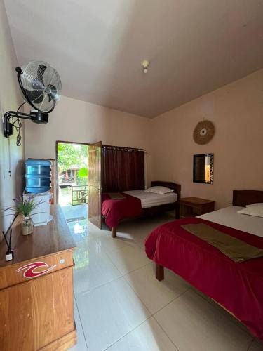 Hu'u House | Vivian's Lakey peak homestay