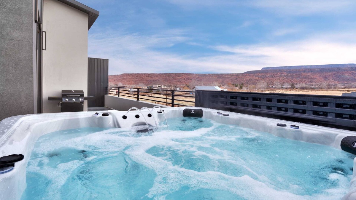 Moab South Valley Condo | Vizcaya #4 - Moab's Newest Luxury Rental (Hot Tub)
