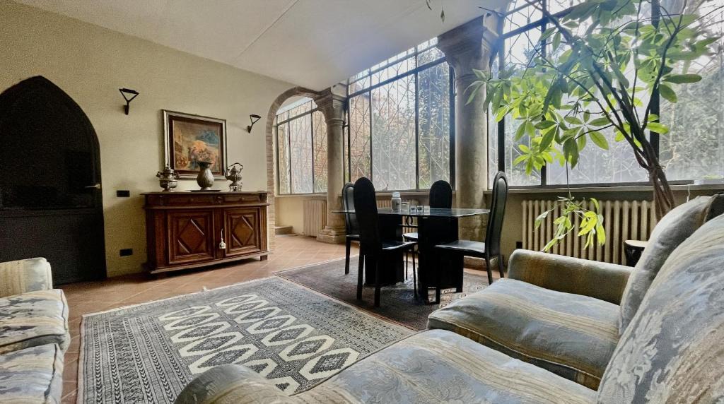 Ferrara Historic Centre Apartment | Vizi e Virtù