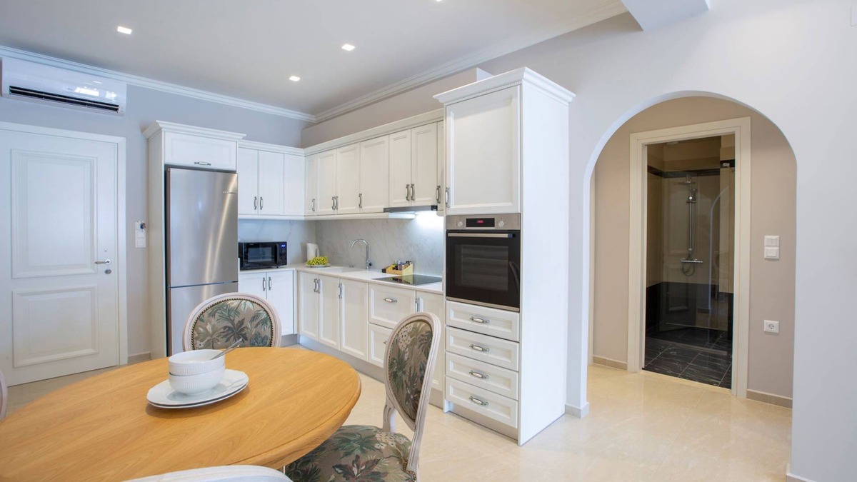 Nidri House | VK Luxury Suites - Private Parking - Adults Only