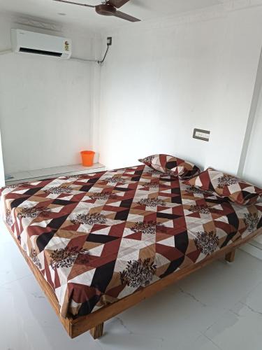 Tiruchendur Hotel | VMG Residency