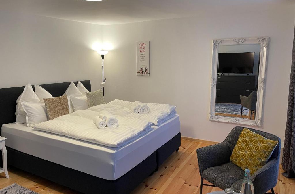 Vohenstrauss Apartment | VOH Studio MITTEN in Vohenstrauß, Smart-TV, Parkplatz