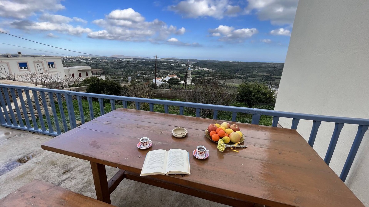 Kithira House | Volari HousenFor a delightful relaxing stay!n
