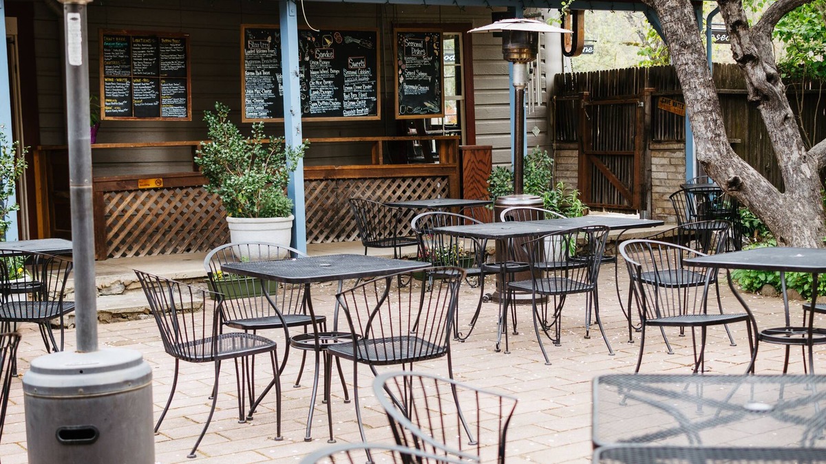 Volcano Bed & Breakfast | Volcano Union Inn and Pub