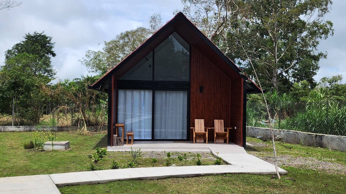 Volcan Cottage | Volcano View Cottage