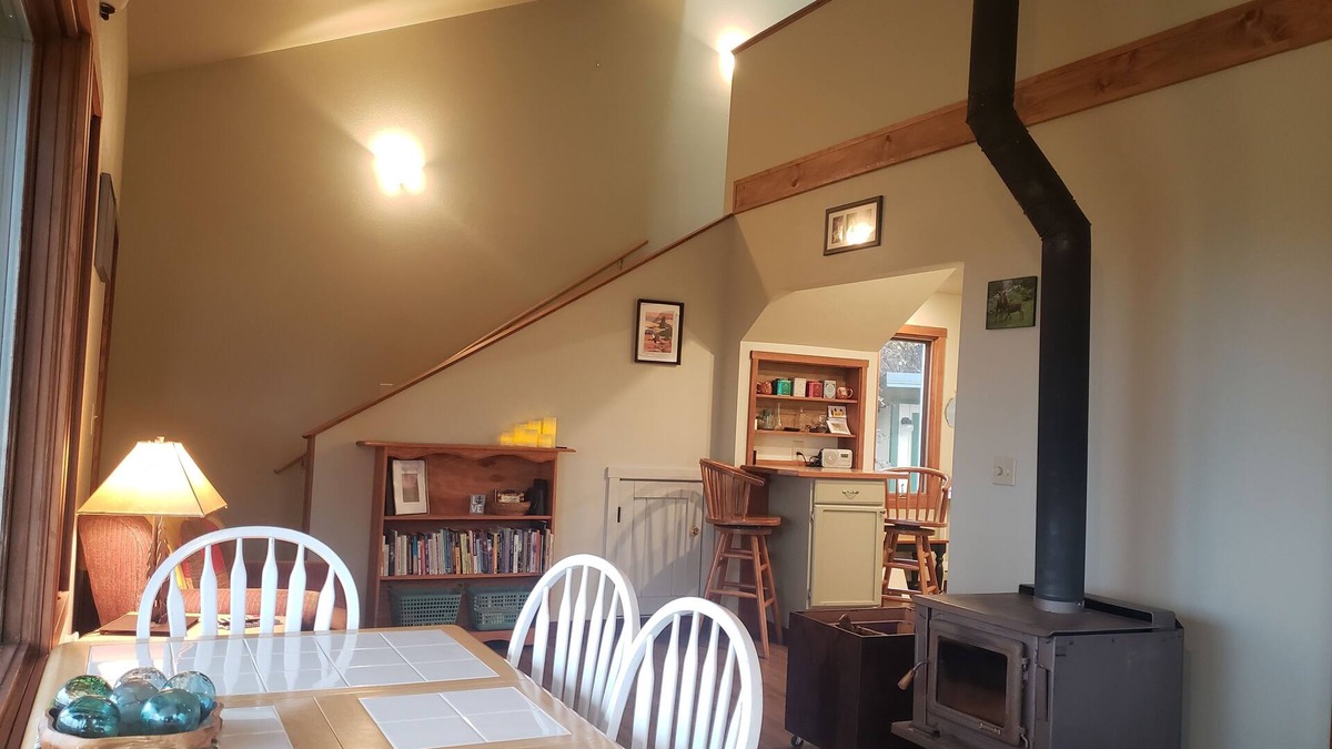 Diamond Ridge Ski Chalet | Volcano Vista: Adventure Chalet w/View, 2br (dry property, check description)