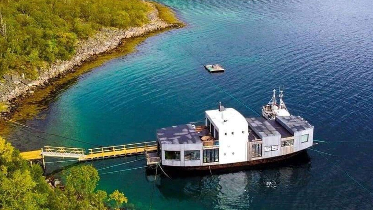 Kvaloya House | Volda Floating Home