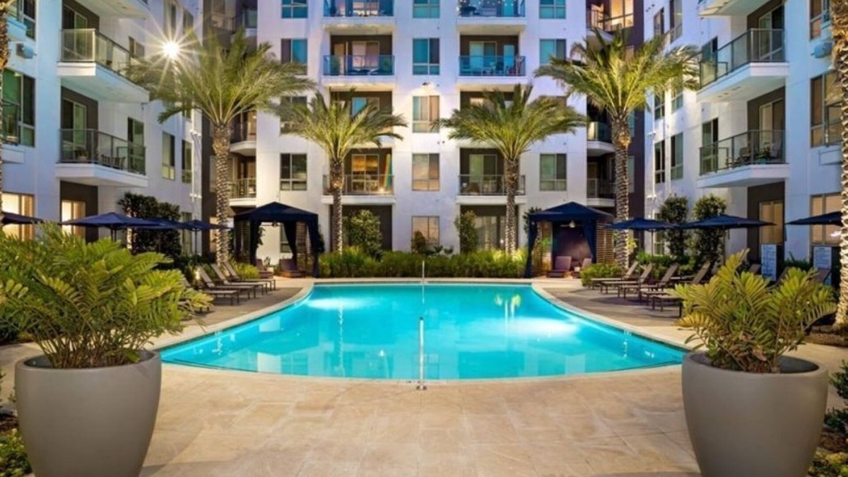 Grantville Apartment | Vora Mission Valley East: Stylish 1-Bedroom Apartment in San Diego