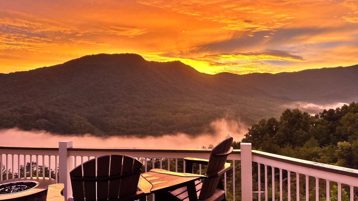 Frank Cabin | Voted "BEST VIEWS" - High Demand Area! - Surrounded by Pisgah National Forest!