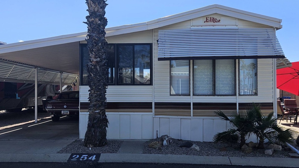 Tucson Resort | Voyager RV Resort Park Model in an active adult resort in sunny Tucson AZ