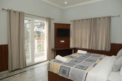 Mussoorie Bed & Breakfast | Voyager's Cottage - 05 Mins from Mall Road # Own Parking # Mountain View Rooms
