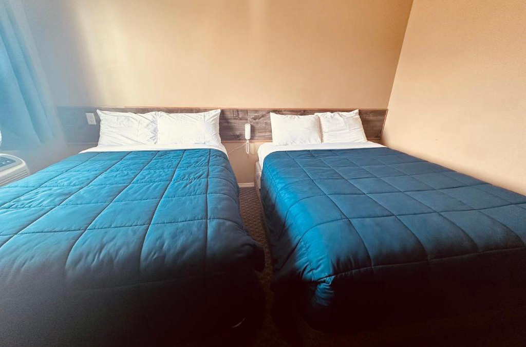 Rocky Mountain House Hotel | Voyageur Motel