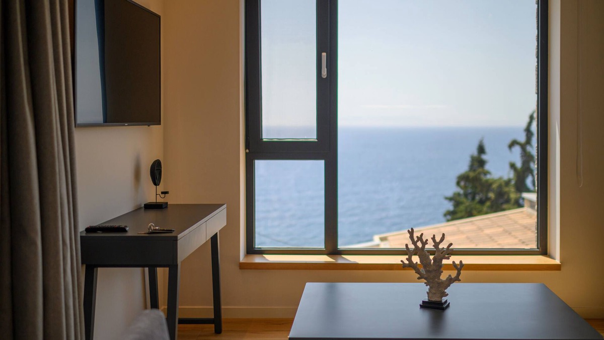 Lefktron Hotel | VRAHOS Executive Suite, Mani Suites