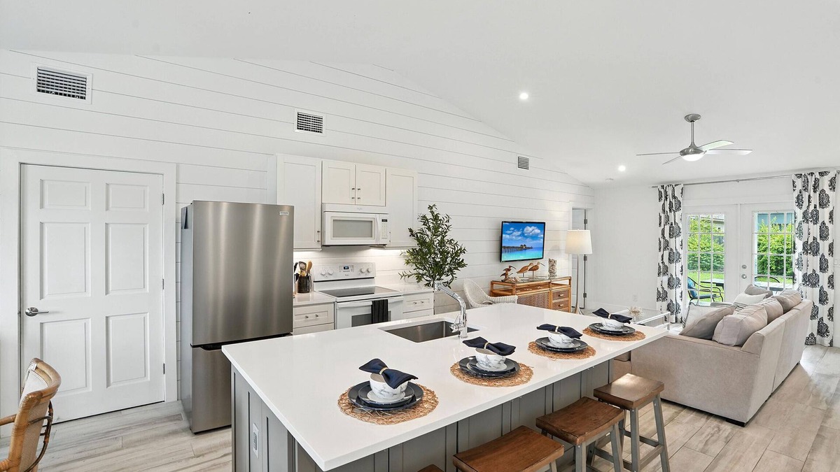 Naples Park House | Vrbo: Juniper Presents: Blue Haven – Outdoor Living + Close to Beach & Shops