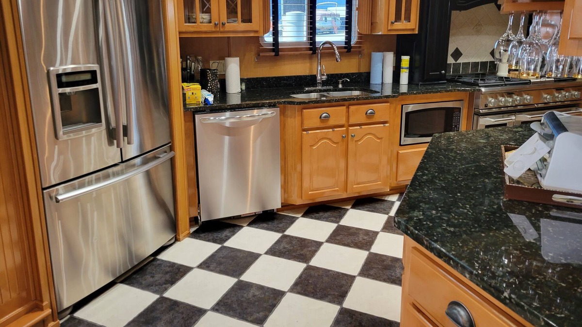 Lighthouse Cove Boat Rental | Vrbo Property