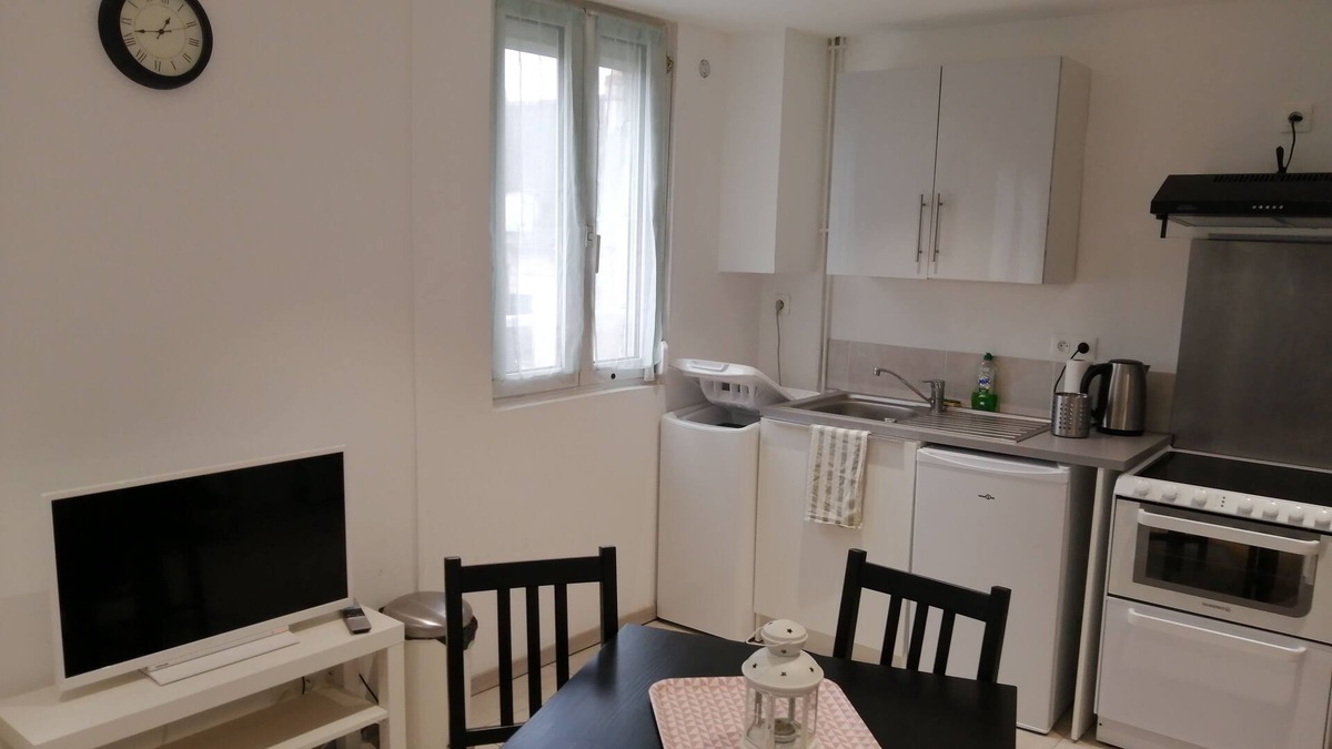Vaugueux Apartment | Vrbo Property